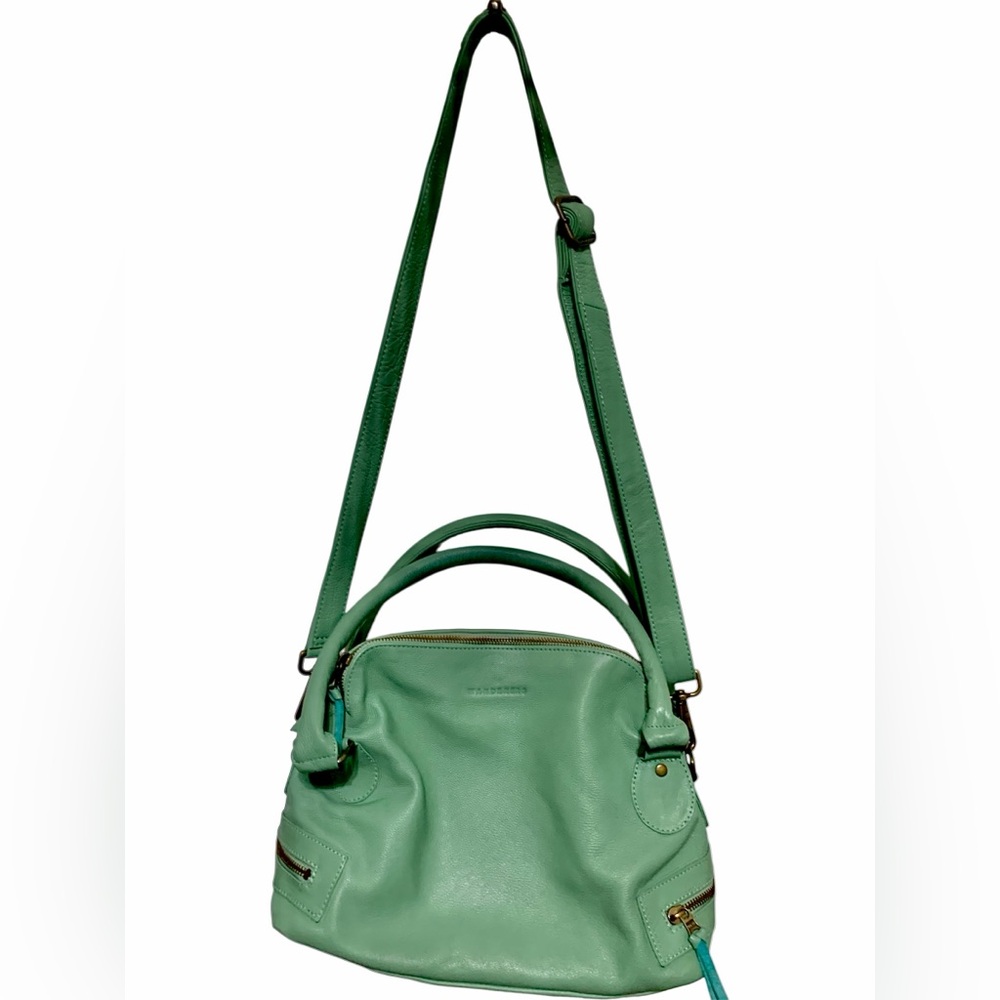 Wanderers Travel Co. “THE BANFF CROSSBODY”